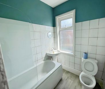 4 bedroom end of terrace house to rent - Photo 6