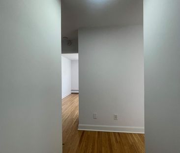 1 CH - 1 SDB - Montréal - $1,300 /mo - Photo 2