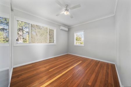 Charming Cottage on a Generous Block. - Photo 4