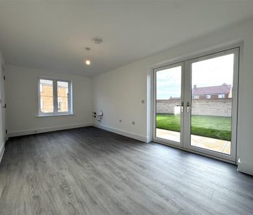 3 bedroom detached house to rent - Photo 2