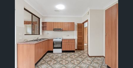 Bright Family Home in a Convenient Location - Photo 5