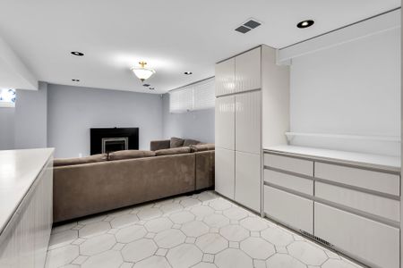 For Lease - 46 Basildon Crescent, Toronto, Ontario - Photo 3