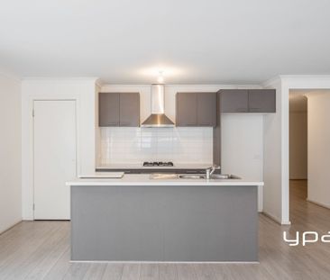 Family Living in a Prime, Nature-Filled Location - Photo 3