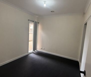 $480 per week - shops walking distance - Photo 4