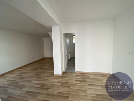 À louer - Maison de bourg de 88 m² située à Contres, proche des commerces - Photo 1