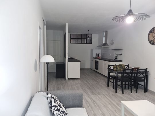 Appartement de Type 2 Meublé 50m² Climatisé avec Véranda FLASSANS SUR ISSOLE, - Photo 1