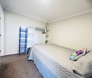 One Bedroom Flat in Albany - Photo 1