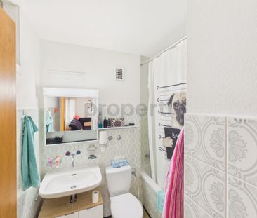 Modernes 2.5-Zimmer-Apartment mit Balkon, Sutz-Lattrigen - Foto 4