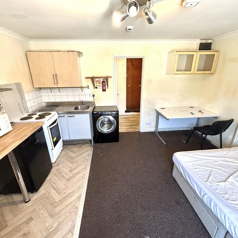 1 bedroom flat to rent - Photo 1
