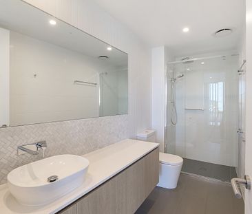 EXECUTIVE TWO BEDROOM UNIT IN AWARD WINNING 'DRIFT BY MOSAIC' - Photo 2