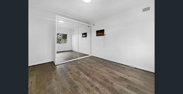 HOMELY FEEL TO IT! - Photo 1