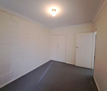 Quaint, Clean 2 Bedroom Unit - Photo 3