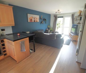 2 bedroom apartment to rent - Photo 2