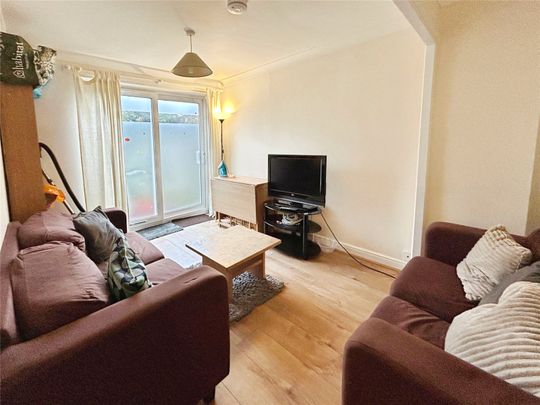 Nightingale Shott, Egham, Surrey, TW20 9SU - Photo 1