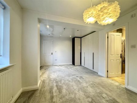 4 bedroom detached house to rent - Photo 3