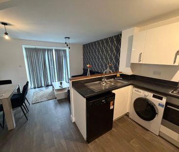 1 bedroom in a house share to rent - Photo 3