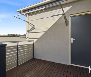 42 Richings Drive, Youngtown - Photo 1