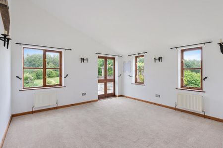 4 bedroom barn conversion to rent - Photo 3