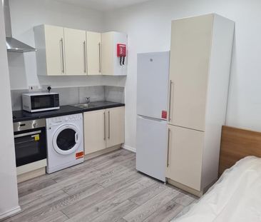 Studio to rent - Photo 4