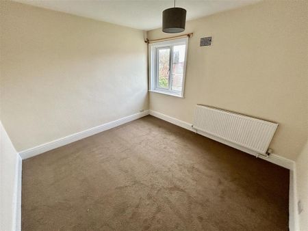 4 bedroom terraced house to rent - Photo 2