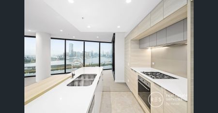 Prestigious Waterfront Living in Voyager - Photo 3