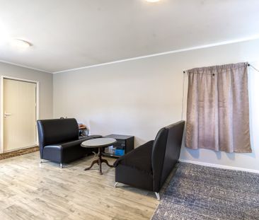 129b Boundary Road - FULLY FURNISHED - Photo 2