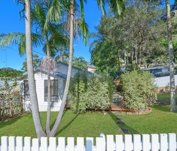 Easy Coastal Living: Furnished 3-Bedroom Home - Photo 1