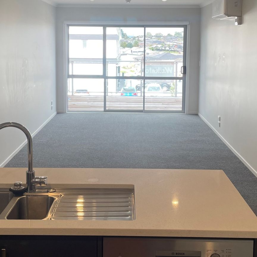 Modern, well kept two bedroom apartment - Photo 1