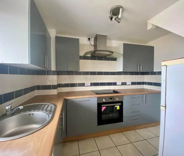 2 bedroom maisonette to rent - Photo 2