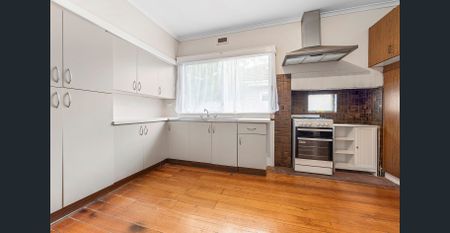 Well-Presented Three-Bedroom Home in the Heart of Sunshine! - Photo 5