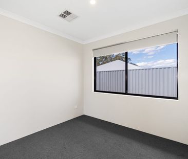 Spacious Family Home! - Photo 2