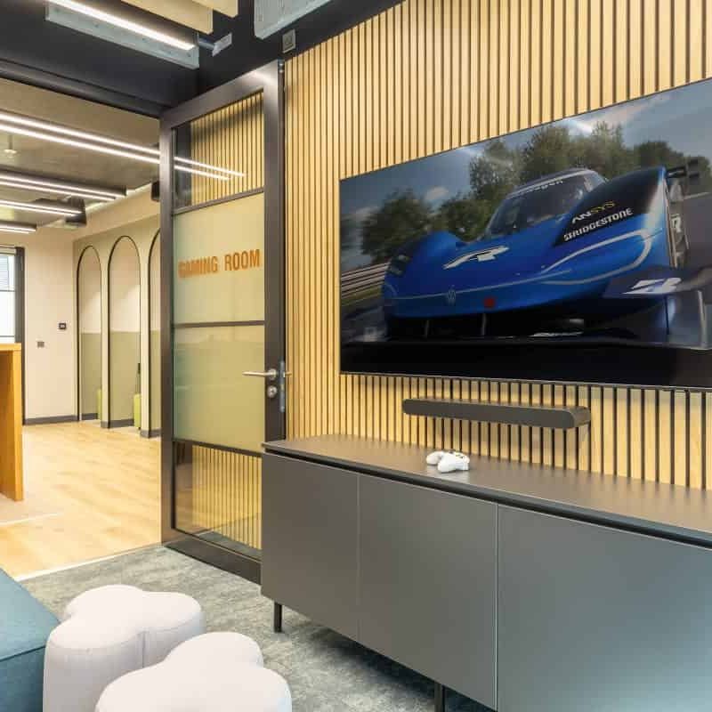 Bronze Studio - Photo 1