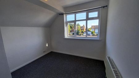 3 bedroom semi-detached house to rent - Photo 3