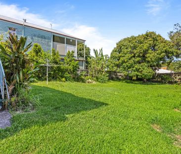 Freshly Renovated Home in a Prime East Brisbane Location - Photo 1