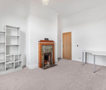 3 bedroom flat to rent - Photo 2