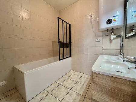 Location Maison 5 pièces 103m² - Photo 4