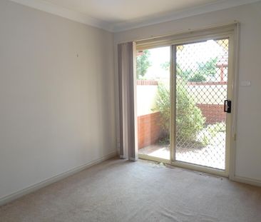1/32 Gooreen Street, Braddon ACT 2612 - Townhouse For Rent | Domain - Photo 3