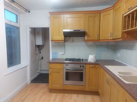 3 Bed Semi-Detached House, Barnsley Road, S5 - Photo 4