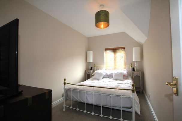 3 Bedroom Semi-Detached House, Chester - Photo 1