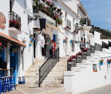 Apartamento de alquiler en Urbanización Mohana, 27, El Faro de Cala... - Photo 2