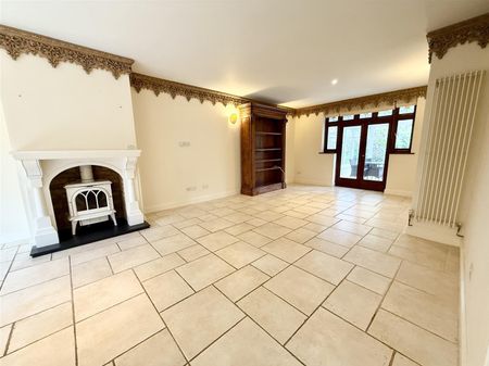 Headley Drive, North Walsham - Photo 3