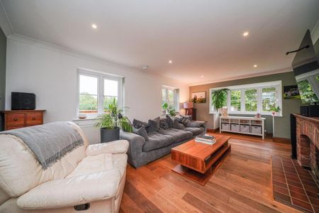 5 bedroom detached house to rent - Photo 3