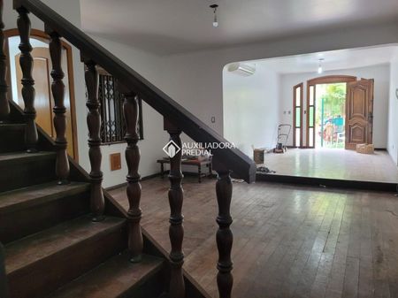Casa com 5 quartos e 400m² para alugar em Petrópolis, Porto Alegre. - Foto 3