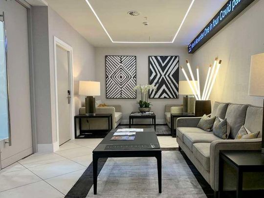 Canada Place, Canary Wharf, London, E14 - Photo 1