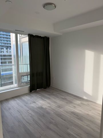 For Lease - 7 GOLDEN LION Heights, Toronto, Ontario - Photo 5