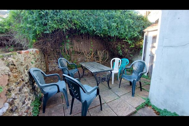 5 Bed Terraced House, Hanover Terrace, BN2 - Photo 1