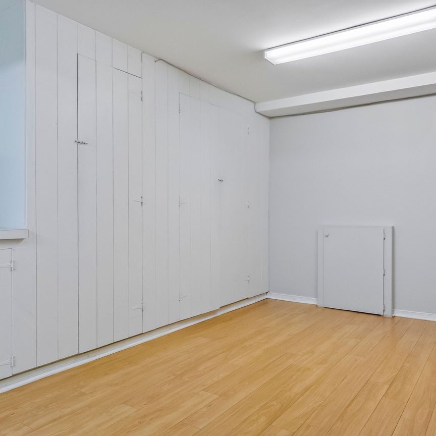 For Lease - 330 Poplar Drive, Oakville, Ontario - Photo 1