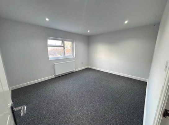 Price £1,450 pcm - Available Now - Unfurnished - Photo 1