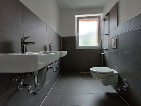 Geräumige 2-Zimmer-Whg mit Balkon in gedämmtem Haus - Photo 3