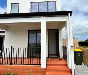 Brand New 4Bedroom -2.5Bathroom– Fully Fenced - Photo 5